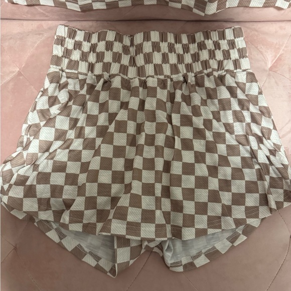Checkered Beige Two-Piece Set - Picture 3 of 3